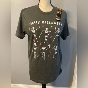 NWT, gray Halloween tee shirt depicts dancing skeletons and musical notes 🎶
